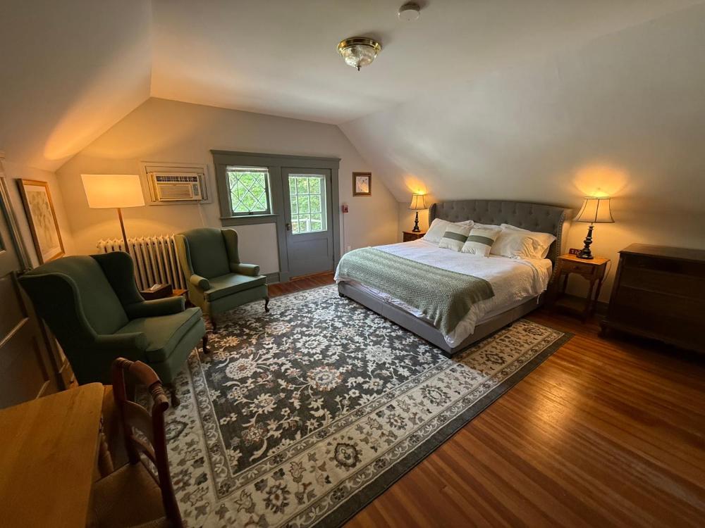 Mansion Room 14 interior
